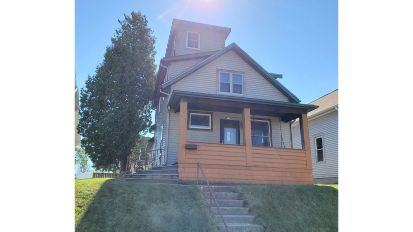 819 Swift Ave Sheboygan, WI 53081 by Shorewest Realtors $119,900