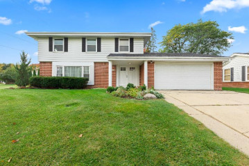 11905 W Locust St, Wauwatosa, WI 53222