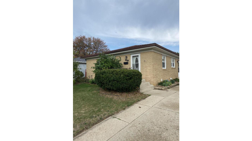 1633 West Lawn Ave Racine, WI 53405 by EXP Realty,LLC~Kenosha $165,000