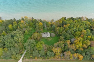 16929 Lakeshore Rd, Two Rivers, WI 54241