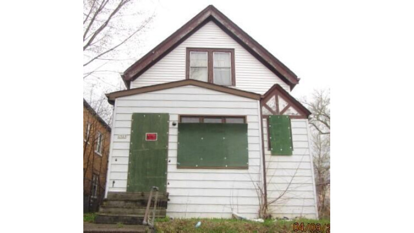 2909 N 22nd St Milwaukee, WI 53206 by Jason Scott Realty & Management, LLC $6,650