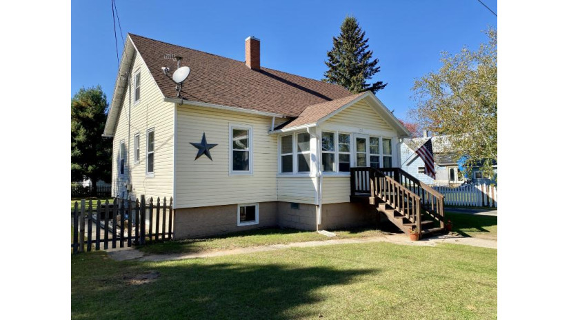 155 N Lake St Peshtigo, WI 54157 by Bigwoods Realty Inc $169,900