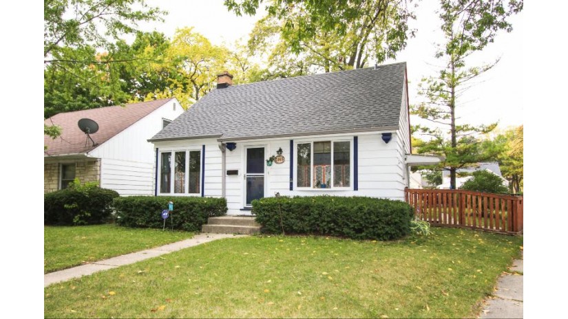 3165 N 78th St Milwaukee, WI 53222 by Coldwell Banker HomeSale Realty - Wauwatosa $165,000