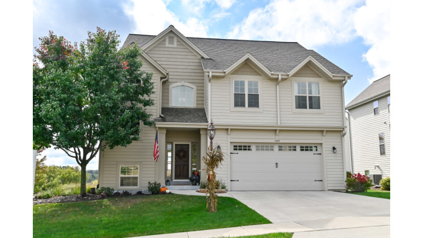 1645 Deer Trl Waukesha, WI 53189 by Shorewest Realtors $481,900