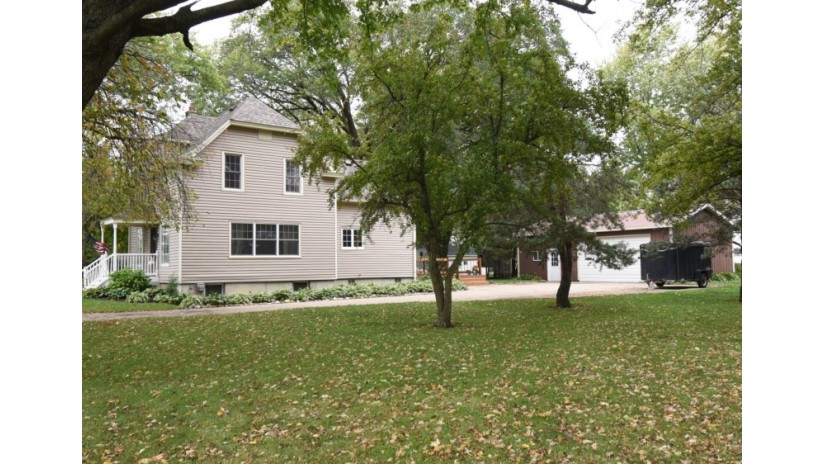 W6082 State Line Rd Walworth, WI 53184-5835 by Shorewest Realtors $319,900