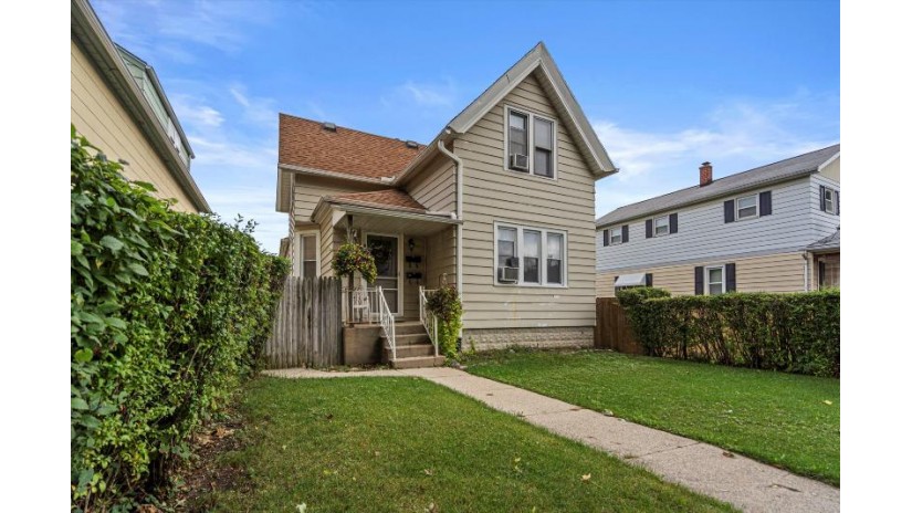 3722 E Barnard Ave Cudahy, WI 53110 by Keller Williams Realty-Milwaukee Southwest $219,900