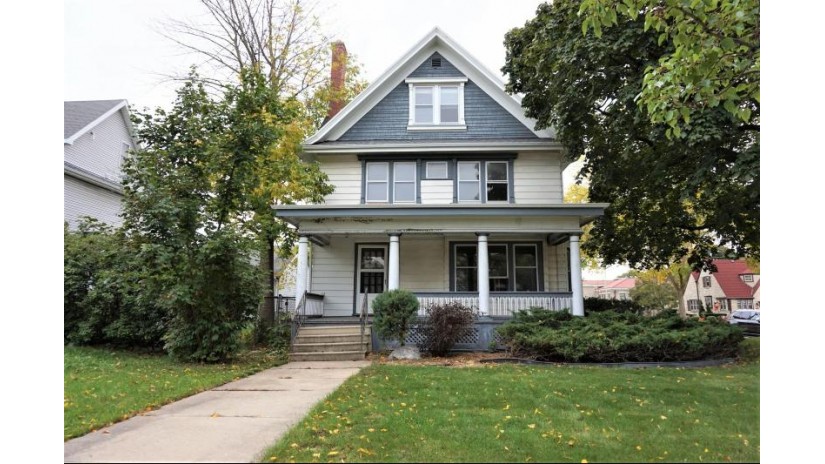 1464 S 76th St West Allis, WI 53214 by Realty Executives Choice $209,000