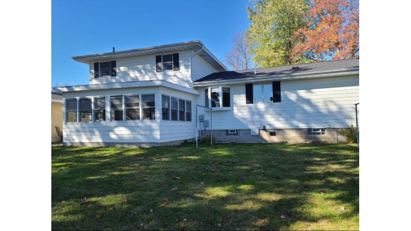 1321 Minneapolis Ave Gladstone, MI 49837 by Coldwell Banker Schmidt $217,500