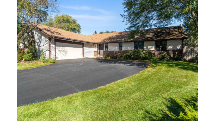 N79W15682 Charles Ct Menomonee Falls, WI 53051 by AA Baker Realtors LLC $364,900