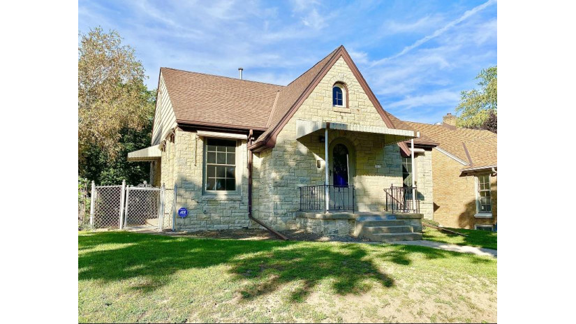 2871 S 47th St Milwaukee, WI 53219 by Resolute Real Estate LLC $200,000