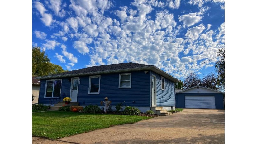 2814 Hass St La Crosse, WI 54601 by La Crosse by Owner, LLC $239,900