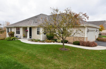 2734 Portage Cir, Waukesha, WI 53189-6886