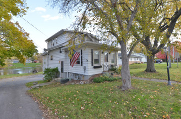 205 S Front St, Rochester, WI 53105-2155