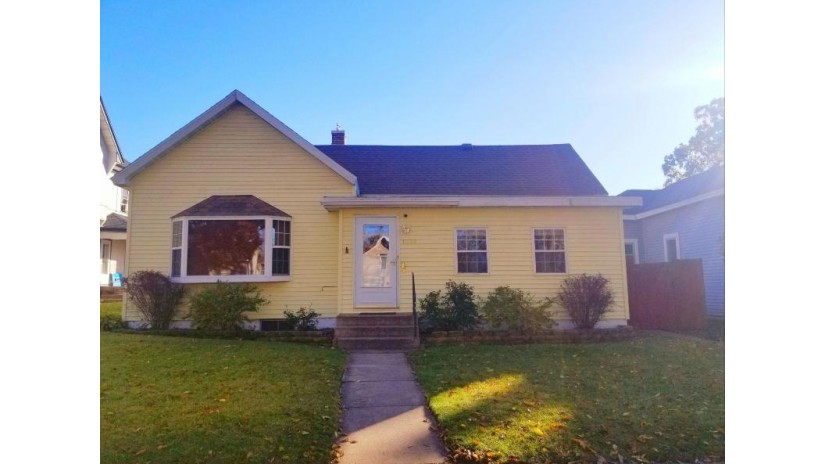 1336 Charles St La Crosse, WI 54603 by La Crosse by Owner, LLC $159,900