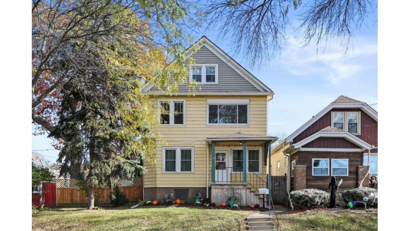 3244 S Pennsylvania Ave 3244-A Milwaukee, WI 53207 by Berkshire Hathaway HS Lake Country $350,000