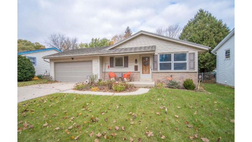 2106 Lenora Dr West Bend, WI 53090 by Boss Realty, LLC $249,900