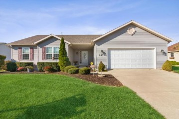 245 Cotton Grass Ln, Walworth, WI 53184-9400