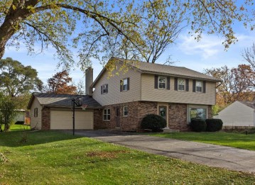 300 S Rosedale Dr, Brookfield, WI 53005-6412