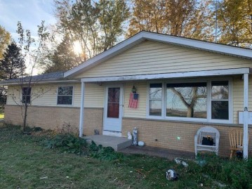 N6281 Clearview Dr, Fredonia, WI 53021-9747