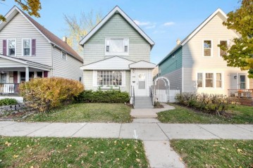 2848 S Delaware Ave, Milwaukee, WI 53207-2560