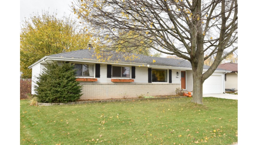 1566 Scott Rd Port Washington, WI 53074 by Shorewest Realtors $249,900