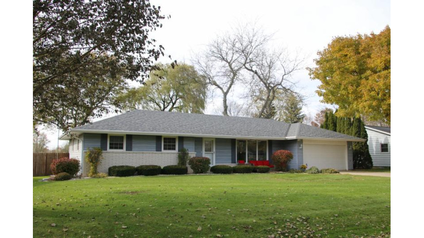 2420 Beck Dr Rochester, WI 53185 by Moving Forward Realty $319,900