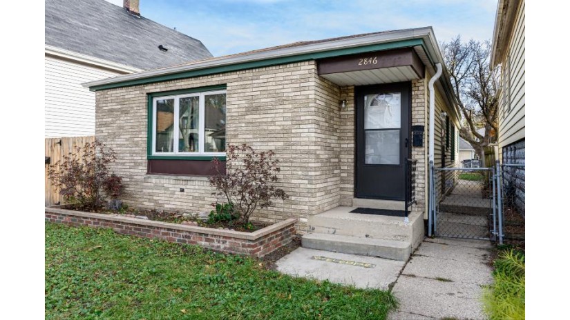 2846 S 8th St Milwaukee, WI 53215 by Benefit Realty $159,900
