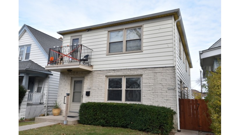 3244 S 8th St 3246 Milwaukee, WI 53215-4710 by Shorewest Realtors $227,500