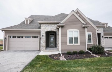 1806 Lindens Ct, Oconomowoc, WI 53066-4803