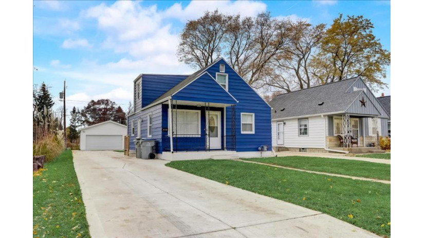 537 W Bolivar Ave Milwaukee, WI 53207 by EXP Realty LLC-West Allis $265,000