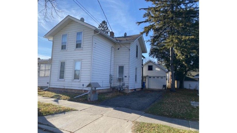 306 N Fifth St Watertown, WI 53094 by Counsell Real Estate Inc $154,000