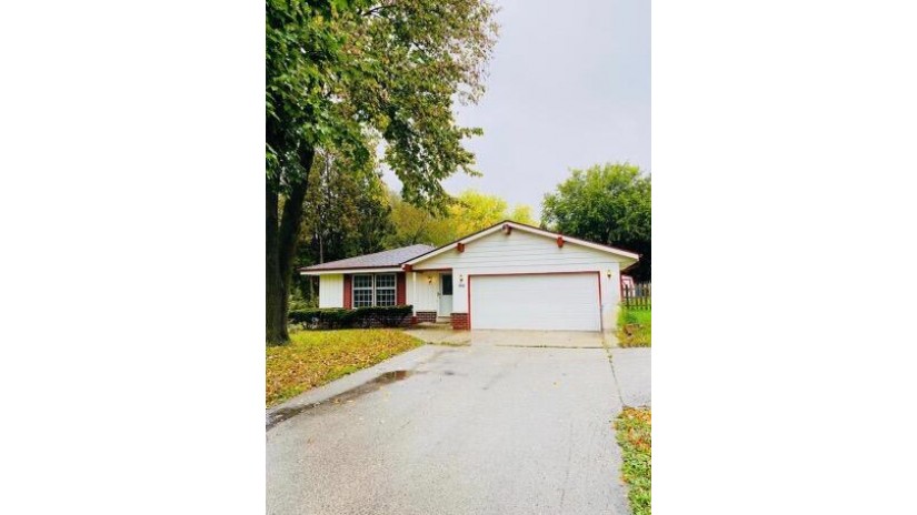 W274 Hillendale Dr Ixonia, WI 53066 by Coldwell Banker HomeSale Realty - Wauwatosa $300,000