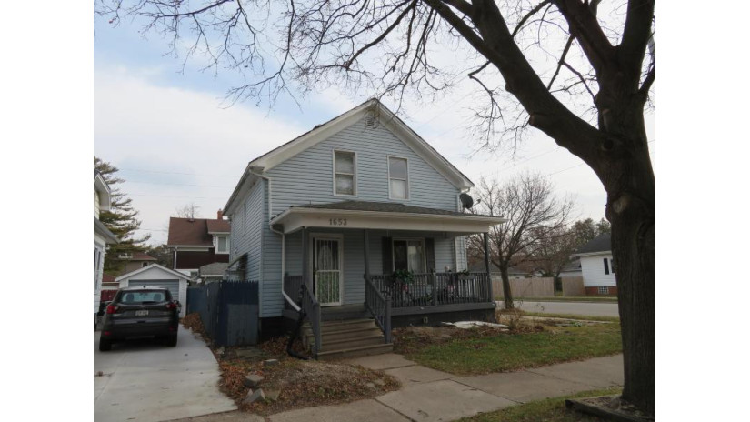 1653 Deane Blvd Racine, WI 53405 by Coldwell Banker Realty -Racine/Kenosha Office $105,000