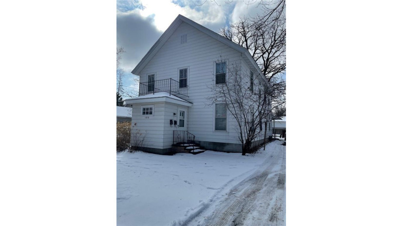 1010 6th Avenue Menomonie, WI 54751 by Grip Realty Llc $184,900