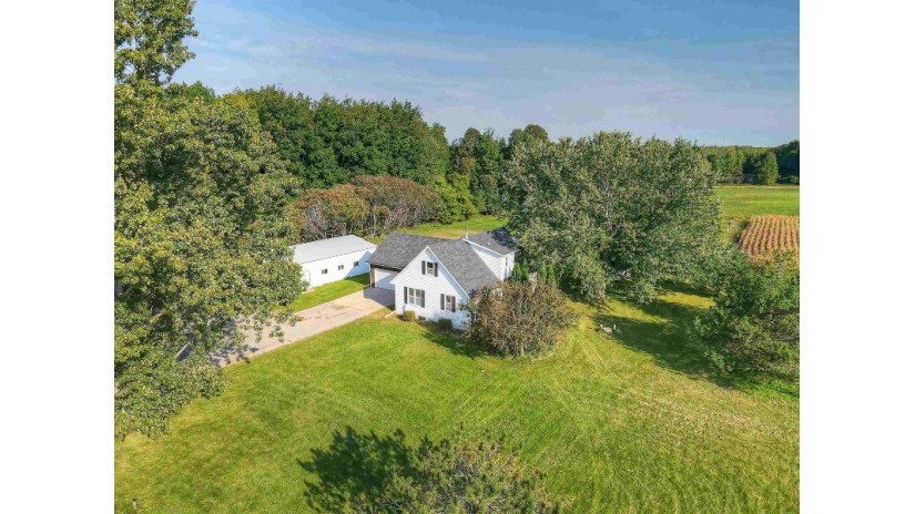 3244 Pagel Lane Pensaukee, WI 54101 by Ben Bartolazzi Real Estate, Inc $329,900