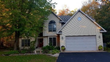 770 Woodland Circle, Waupaca, WI 54981-1086