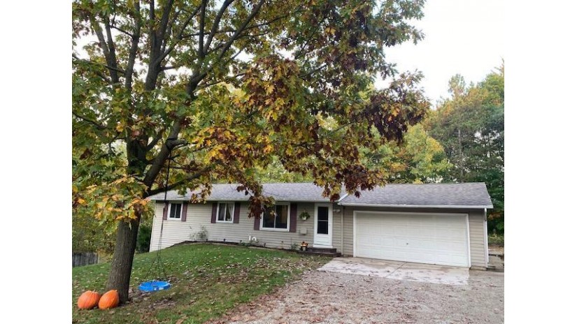 278 Beaumier Lane Little Suamico, WI 54171 by Shorewest Realtors $234,900