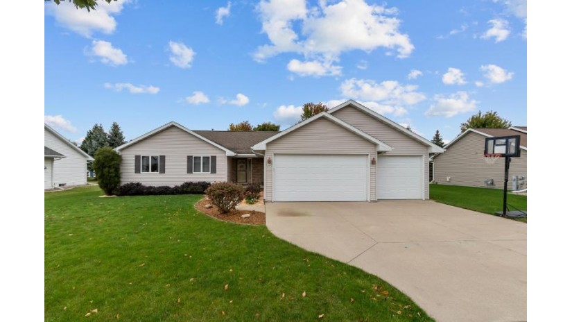 107 Green Way Drive Combined Locks, WI 54113 by Century 21 Ace Realty $319,900