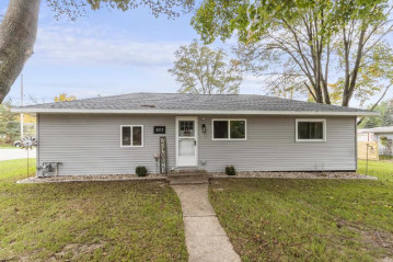 401 W Parker Street, Weyauwega, WI 54983