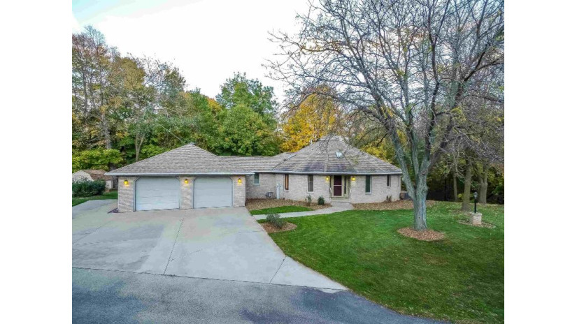 110 Wulgaert Way Combined Locks, WI 54113 by Acre Realty, Ltd. $319,900