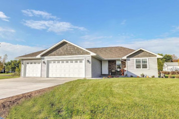 907 Tanglewood Drive, Little Suamico, WI 54141