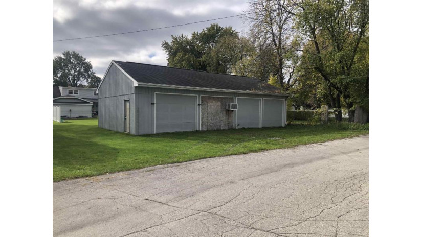 1513 Elm Rr Street Green Bay, WI 54302 by Coldwell Banker Real Estate Group $39,000