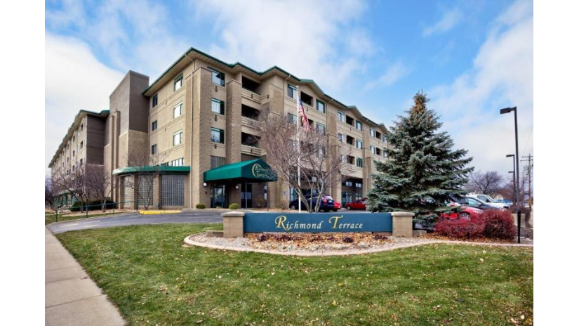 400 N Richmond Street 202 Appleton, WI 54911 by Re/Max 24/7 Real Estate, Llc $187,500