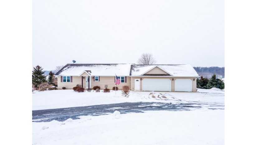 W7261 Center Valley Road Ellington, WI 54170 by Coldwell Banker Real Estate Group $329,900