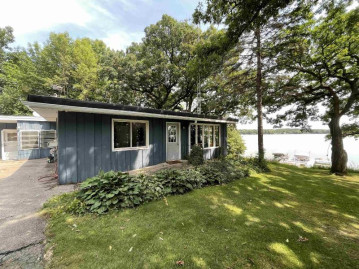 N3152 Susan Dr, Green Lake, WI 53946