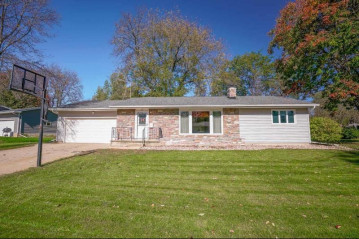 305 Riverside Dr, Waterloo, WI 53594