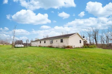 N5309 Hendrickson Rd, Wyocena, WI 53960