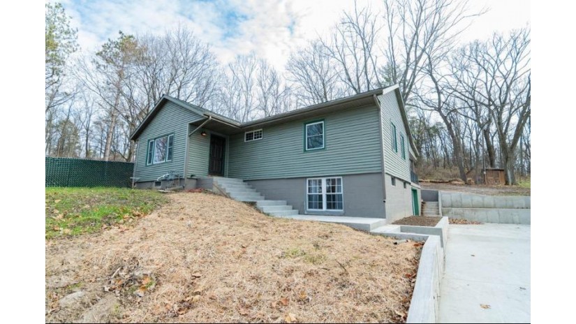 2423 S River Rd Rock, WI 53545-9069 by Brayson Realty, Llc $329,900