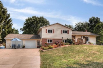 505 Willow Dr, Woodville, WI 54028