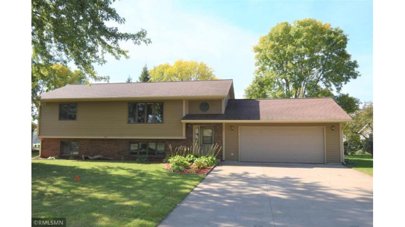 1760 5th Ave Baldwin, WI 54002 by Re/Max Team 1 Realty $284,900